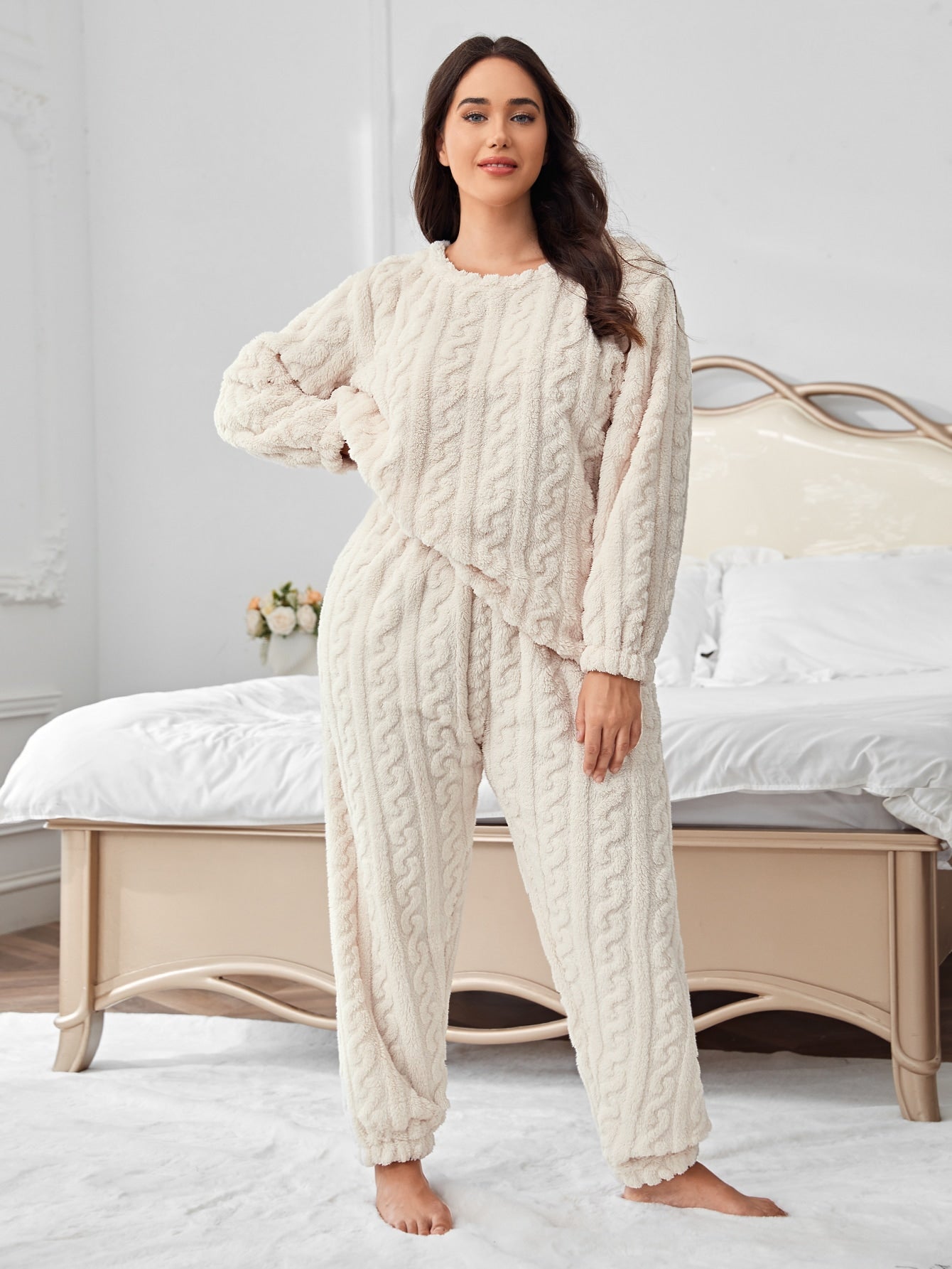 Pijama Cetim Plus Size Luxo Floral Champagne, Pijama Cetim Plus Size Luxo Flores Calça Longa, pijamas plus size, pijama feminino, pijamas feminino, pijamas plus size, pijama feminino plus size, pijama longo plus, pijamas femininos inverno plus size,