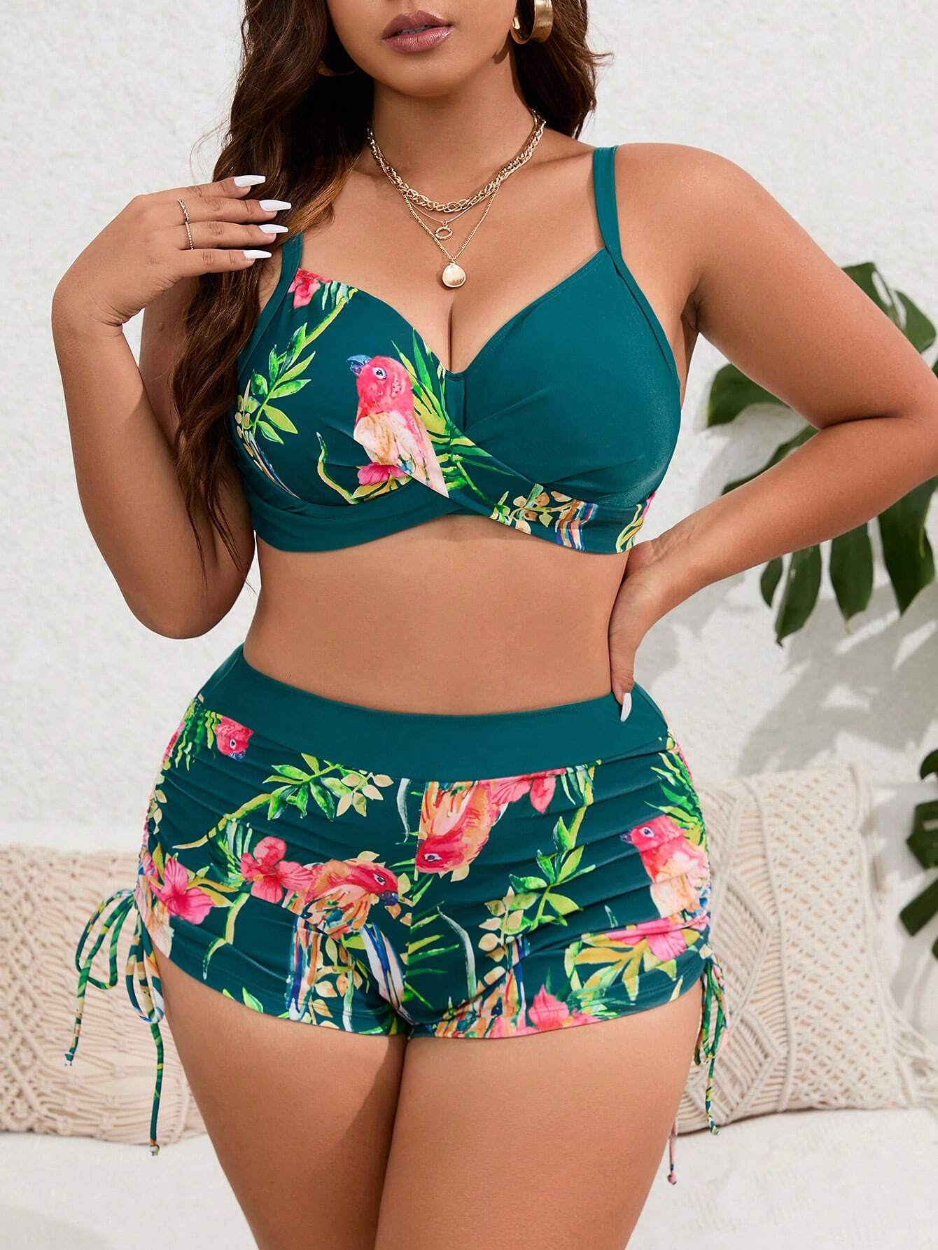 Sunquini Estampa Short e Top Floridos  Plus Size, Biquini Decote Cavado Folhas Plus Size, Biquini Plus Size, Biquini Estampa Lisa Plus Size, Biquini tubo plus size, maiô monocromático plus size, Maiô canelado cor lisa canelado, Biquini Plus Size com Estampa Mármore, sunquíni colorido plus size, Biquini colete plus size,