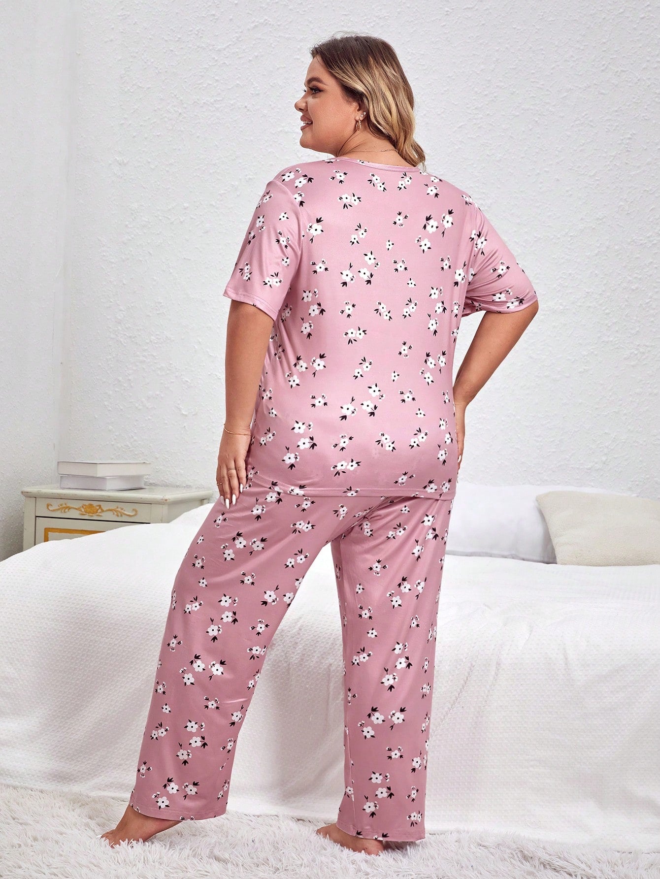 Pijama Xadrez Plus Size Feminino Longo com Bolsos, Pijama Longo Tranças de  Flanela Plus Size, Pijama Cetim Plus Size Luxo Flores Calça Longa, pijamas plus size, pijama feminino, pijamas feminino, pijamas plus size, pijama feminino plus size, pijama longo plus, pijamas femininos inverno plus size,