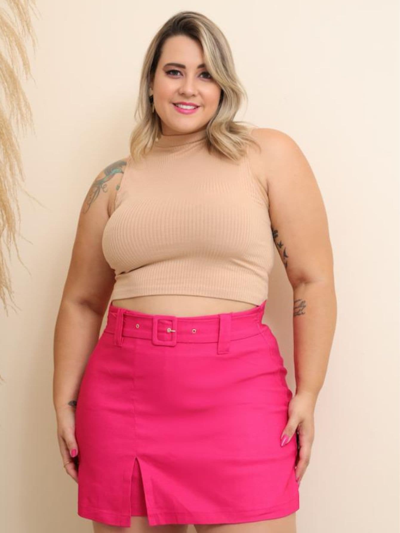 Short Saia Plus Size Fenda  Cinto fixo, Short Plus Size Ocasional Bag, shortinho plus size, short jeans plus size, short plus size feminino, short jeans plus size feminino, short alfaiataria plus size, shorts plus size feminino, shorts jeans plus size feminino, shorts plus size preto,