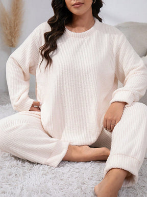 Pijama Longo Texturizado Flanela  Plus Size, Pijama Cetim Plus Size Luxo Flores Calça Longa, pijamas plus size, pijama feminino, pijamas feminino, pijamas plus size, pijama feminino plus size, pijama longo plus, pijamas femininos inverno plus size,