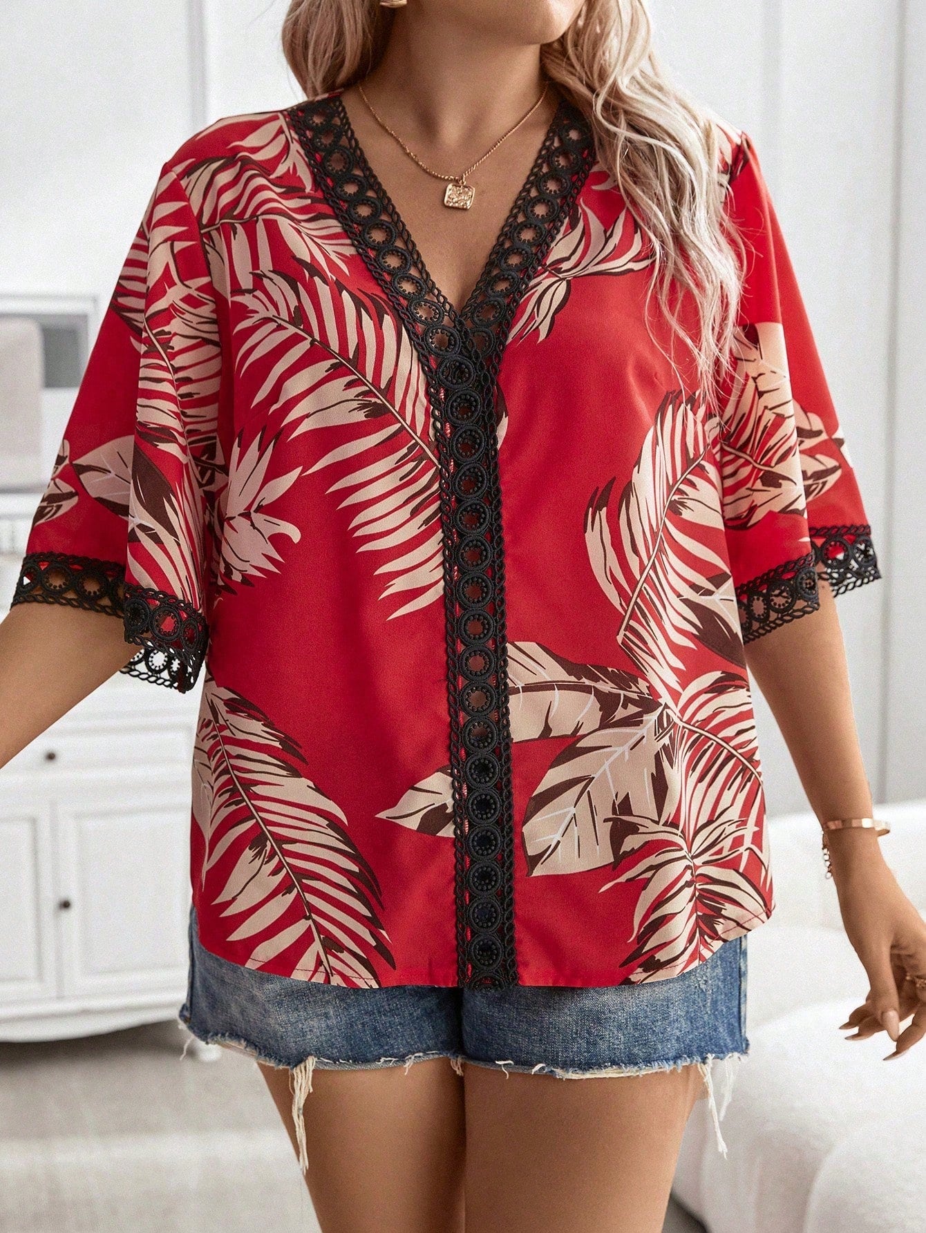 Camisa Plus Size Estampada Folhas  Gola e Manga Rendada, Camisa Chevron Manga Longa com Zíper Plus Size, Camisa Manga Comprida Lanterna Plus Size, camisas manga longa feminina, camisa de manga longa feminina,	 camisa feminina manga longa, camisa feminina manga longa branca,	 blusas manga longa plus size, blusas plus size manga longa, camisa manga longa feminina,