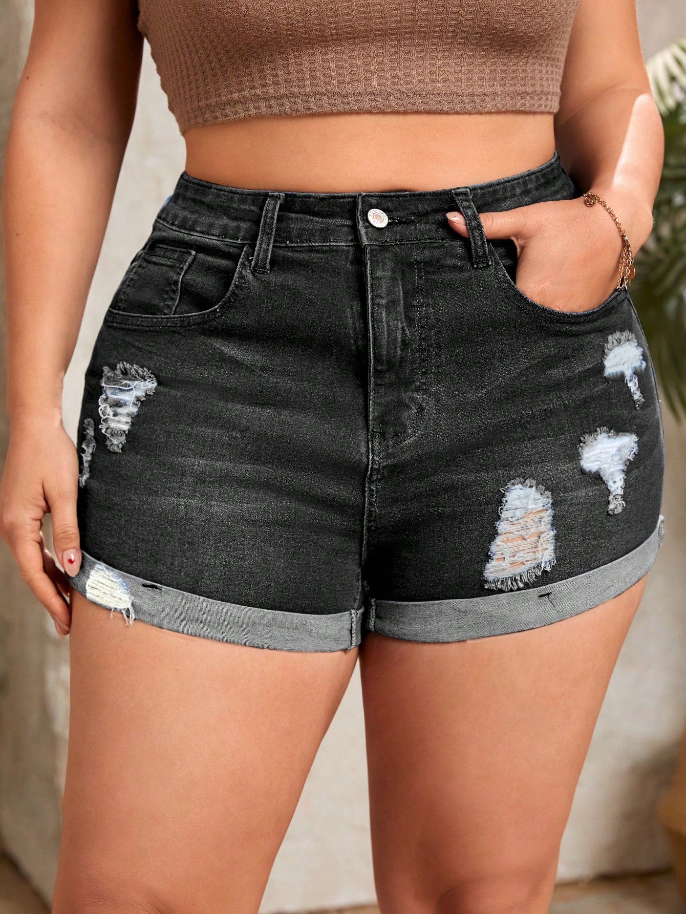 shortinho plus size, short jeans plus size, short plus size feminino, short jeans plus size feminino, short alfaiataria plus size, shorts plus size feminino, shorts jeans plus size feminino, shorts plus size preto,