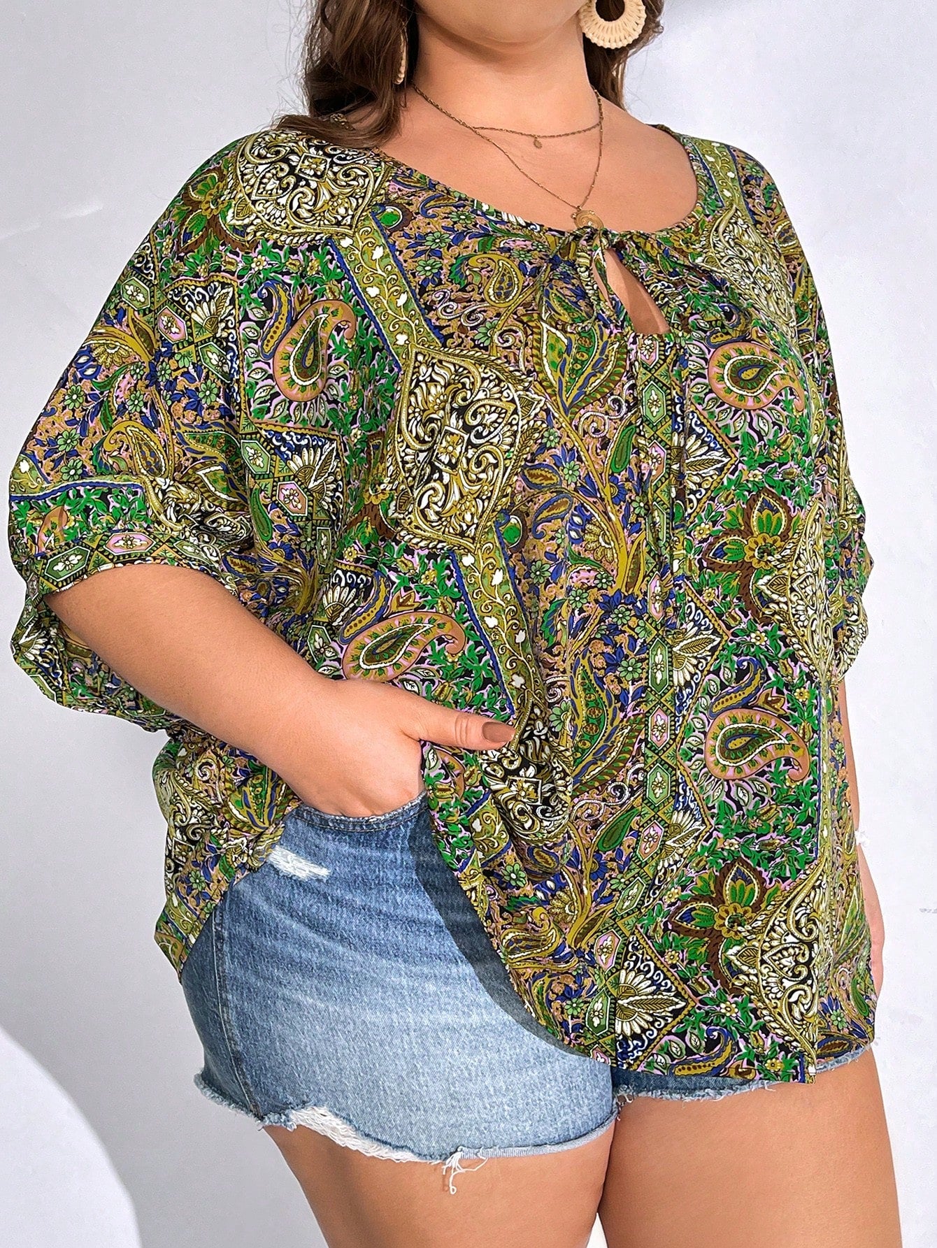 Camisa Plus Size Estilo Paisley Manga Morcego, camisas manga longa feminina, camisa de manga longa feminina,	 camisa feminina manga longa, camisa feminina manga longa branca,	 blusas manga longa plus size, blusas plus size manga longa, camisa manga longa feminina,