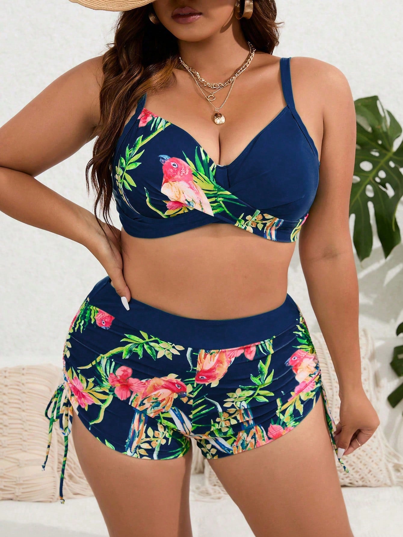 Sunquini Estampa Short e Top Floridos  Plus Size, Biquini Decote Cavado Folhas Plus Size, Biquini Plus Size, Biquini Estampa Lisa Plus Size, Biquini tubo plus size, maiô monocromático plus size, Maiô canelado cor lisa canelado, Biquini Plus Size com Estampa Mármore, sunquíni colorido plus size, Biquini colete plus size,