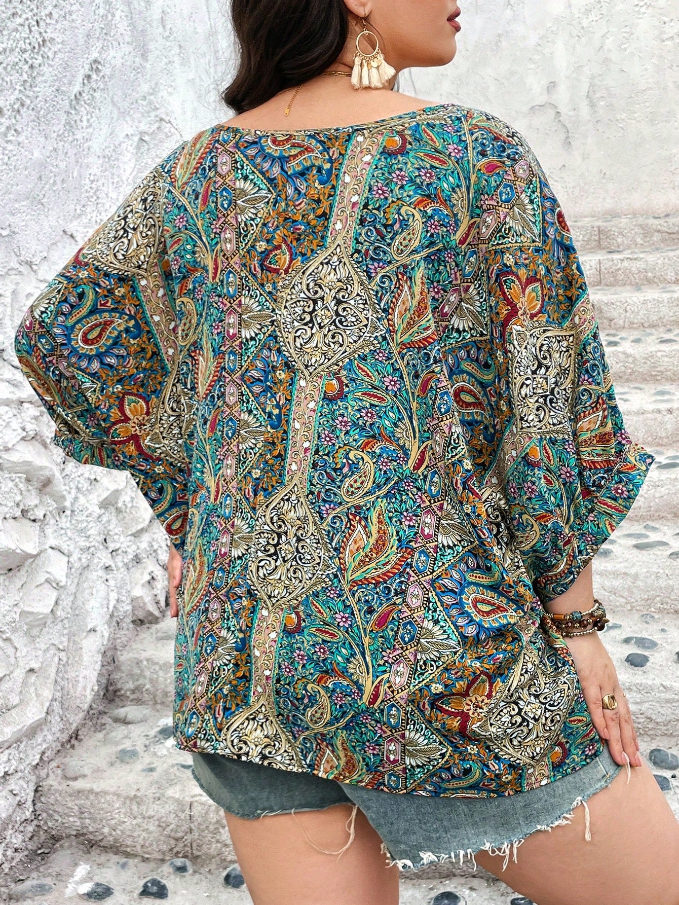 Camisa Plus Size Estilo Paisley Manga Morcego, camisas manga longa feminina, camisa de manga longa feminina,	 camisa feminina manga longa, camisa feminina manga longa branca,	 blusas manga longa plus size, blusas plus size manga longa, camisa manga longa feminina,